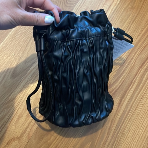 GANNI Ruched Leather Bag - Picture 4 of 7